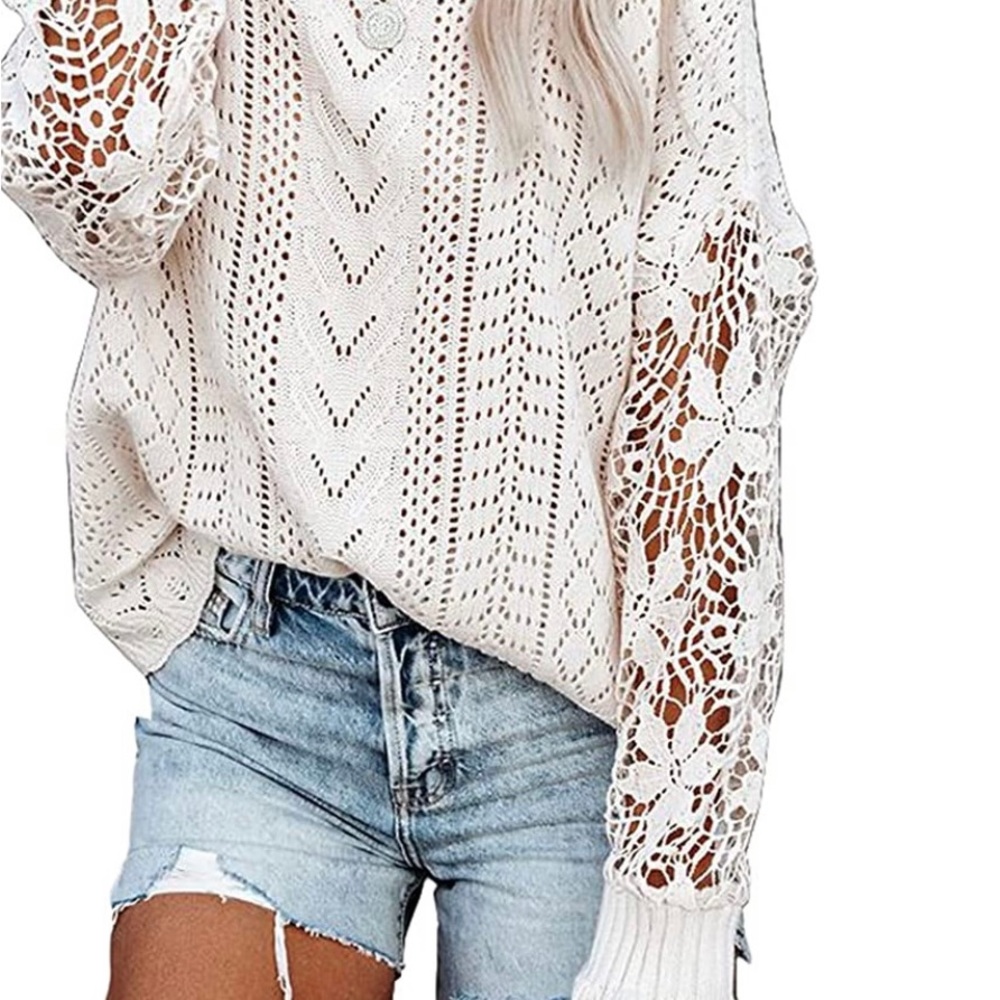Beautiful white, vintage/Nashville-style. Size small. Excellent condition!